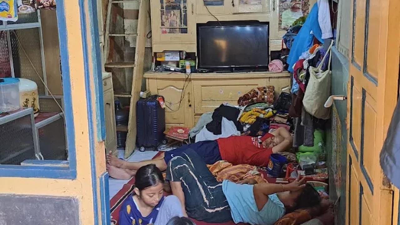 Terhimpit di Rumah Sempit