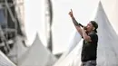 Rapper band Saintloco Barry Manoch saat tampil dalam Hammersonic Festival 2018 di Pantai Karnaval Ancol, Jakarta, Minggu (22/7). Hammersonic merupakan festival musik cadas terbesar se-Asia Tenggara. (Liputan6.com/Faizal Fanani)