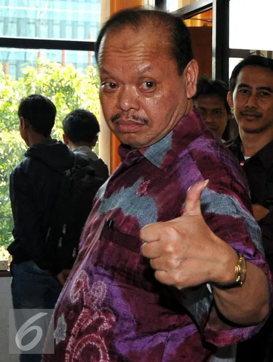Ekspresi Sutan Bhatoegana usai mengikuti sidang lanjutan di Pengadilan Tipikor, Jakarta, Senin (27/7/2015). Jaksa KPK meminta majelis hakim menjatuhkan penjara selama 11 tahun kepada Sutan. (Liputan6.com/Yoppy Renato)