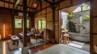 7 Contoh Rumah di Kampung tapi Punya Kamar Mandi Ala Resort, Mewah yang Tidak Sombong