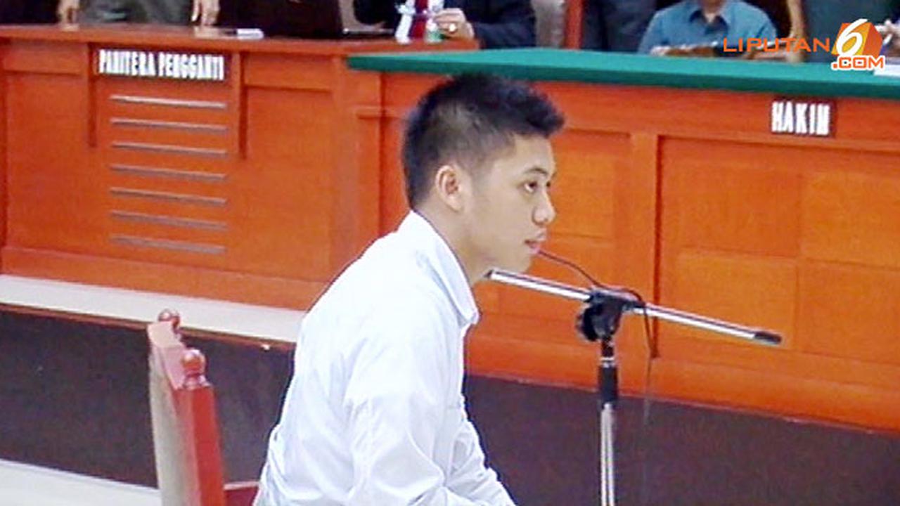 VIDEO: Sidang Perdana Rasyid Rajasa pun Dihadiri Sejumlah Artis