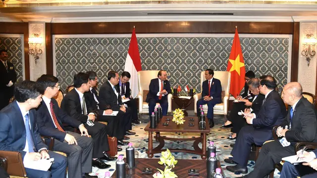 Presiden Jokowi Bertemu PM Vietnam