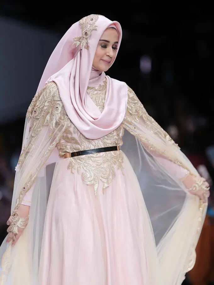 [Bintang] Jakarta Fashion Week= Shireen sungkar
