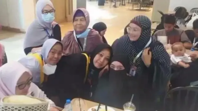 6 Potret Terbaru Lesti Kejora Tersenyum Saat Umrah, Tak Bersedih Lagi