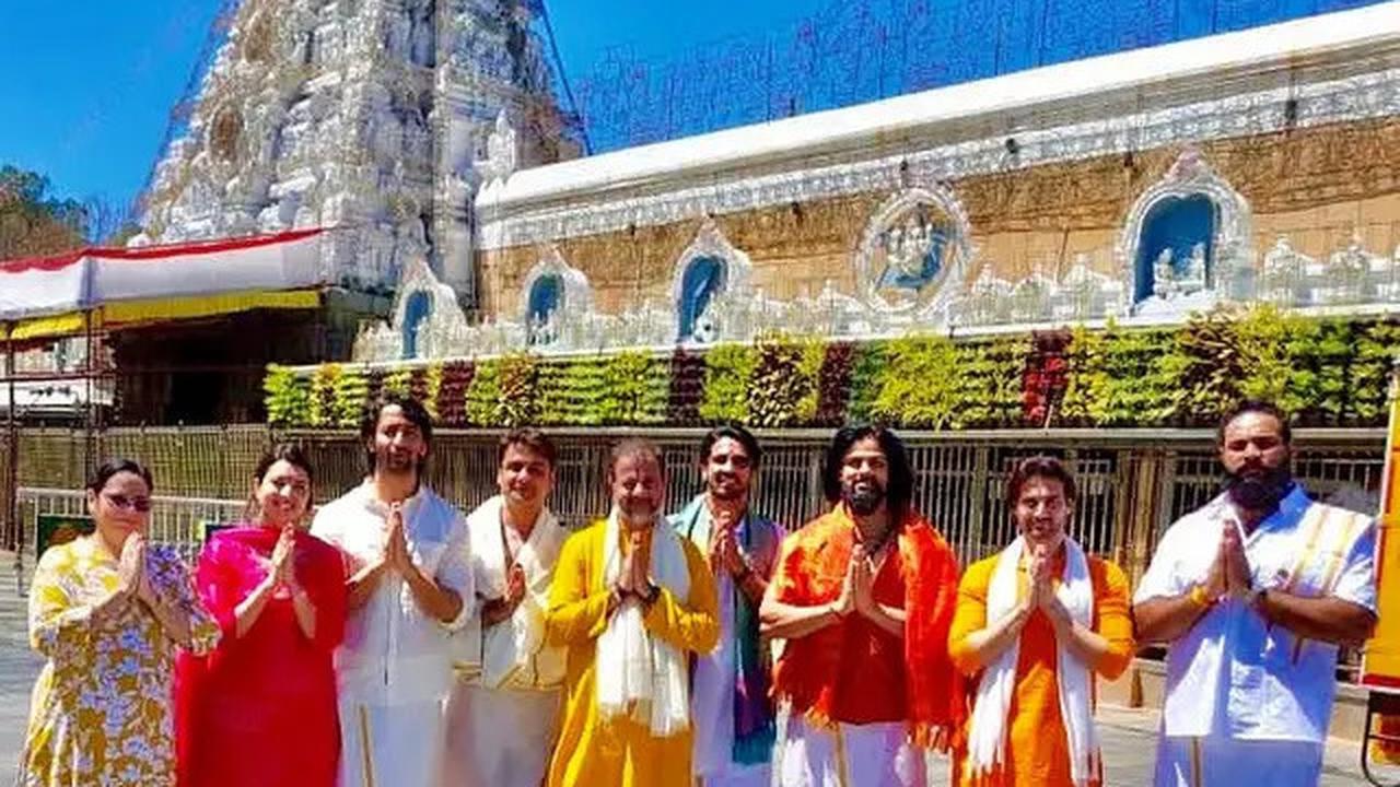 6 Potret Reuni Pemain Mahabharata, Shaheer Sheikh hingga Sourabh Raaj Jain Bikin Nostalgia
