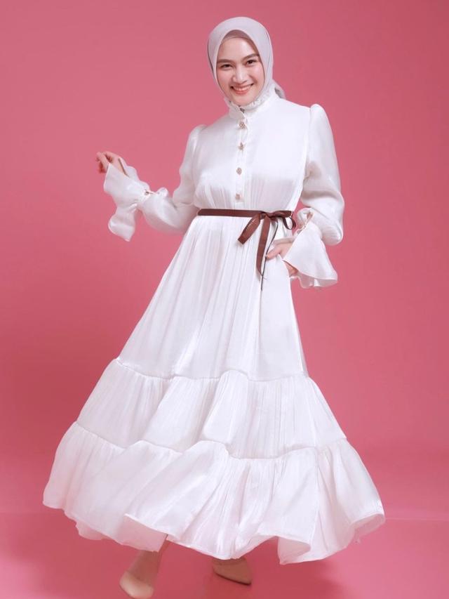 Model Baju Gamis Polos Terbaru untuk Lebaran 2024, Inspirasi dari Revalina S Temat hingga Shireen Sungkar