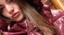 Foto selfie Nia Ramadhani ketika menghabiskan waktu liburannya di Aspen juga menarik untuk disimak.Ia tampil bare-face yang memperlihatkan kecantikan naturalnya, dibalut puffer jacket berwarna merah maroon. [Foto: Instagram/ramadhaniabakrie]