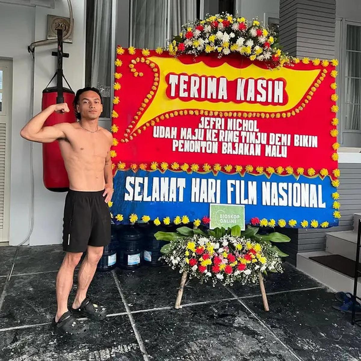 Potret Rumah Jefri Nichol, Minimalis Modern yang Nyaman dengan Nuansa Putih Abu