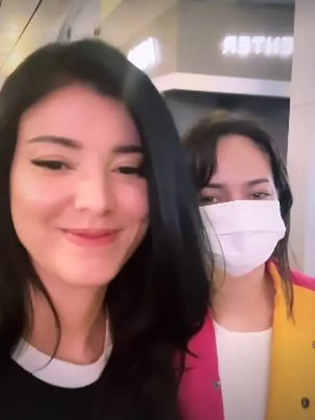 7 Momen Perpisahan Enzy Storia Berangkat ke Amerika Serikat Ini Penuh Haru