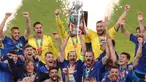 Lima pemain Timnas Italia yang berhasil meraih trofi Euro 2020 masuk nominasi penerima Ballon d'Or 2021. Bagaimanakah peluang mereka? Apakah Ballon d'Or 2021 akan sukses diraih? Atau nasib mereka serupa dengan 5 pemain berikut yang gagal meski menjuarai Euro? (AFP/Pool/Catherine Ivill)