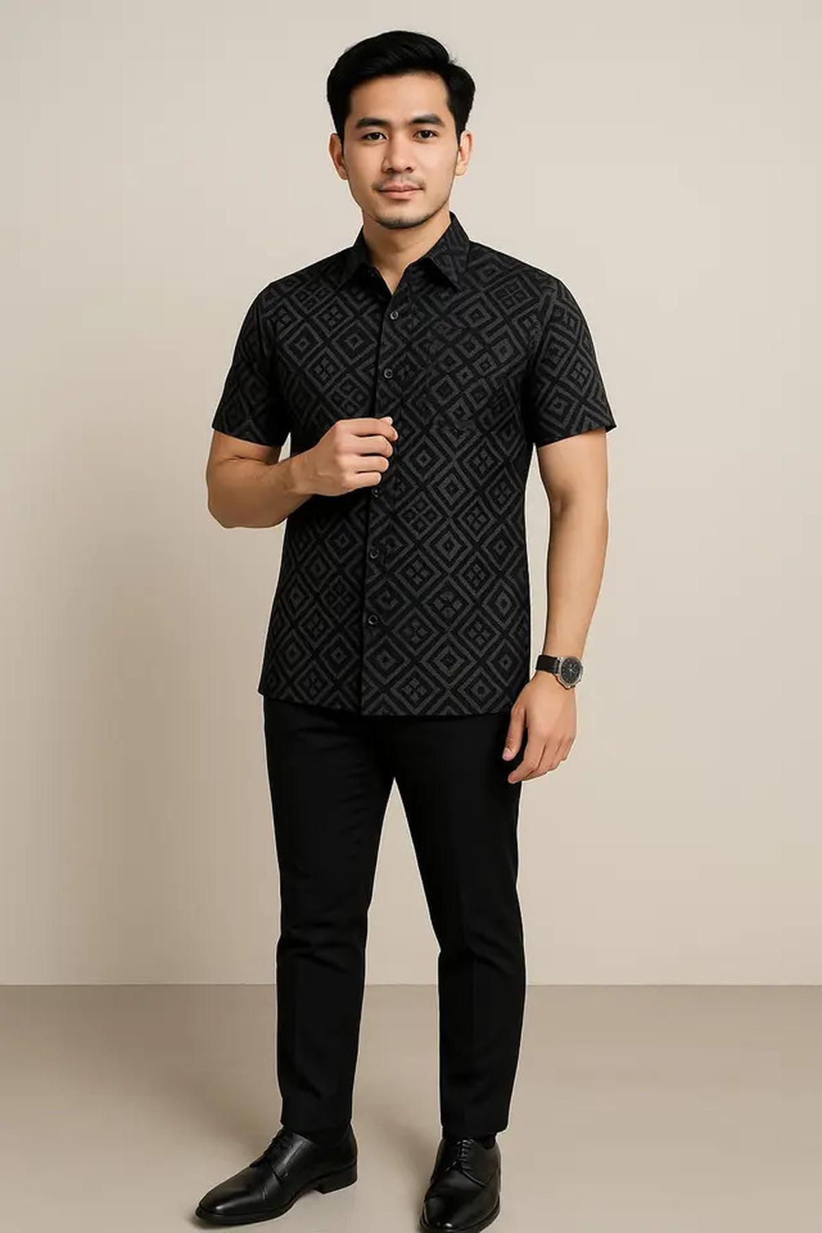 10 Model Baju Batik Pria Kombinasi Hitam, Ini Padu Padan yang Bikin Kamu Tampil Keren saat Kondangan