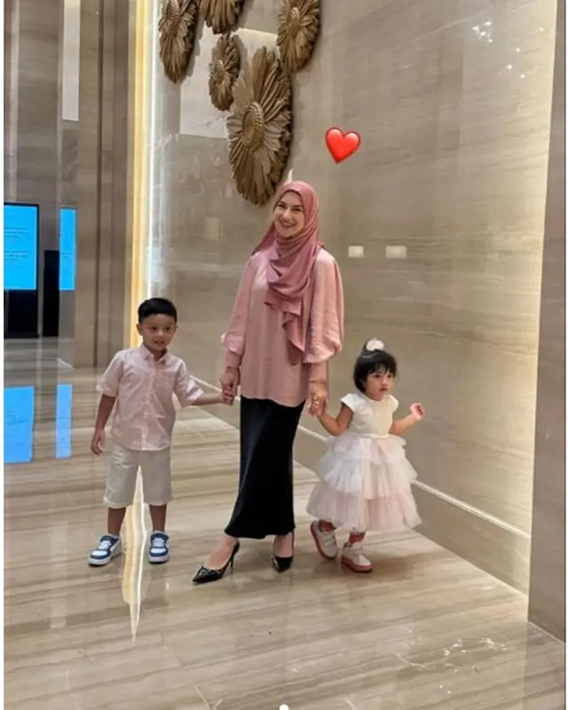 kebahagiaan usai menikah, intip 6 Potret Irish Bella rayakan ulang tahun anak sambung