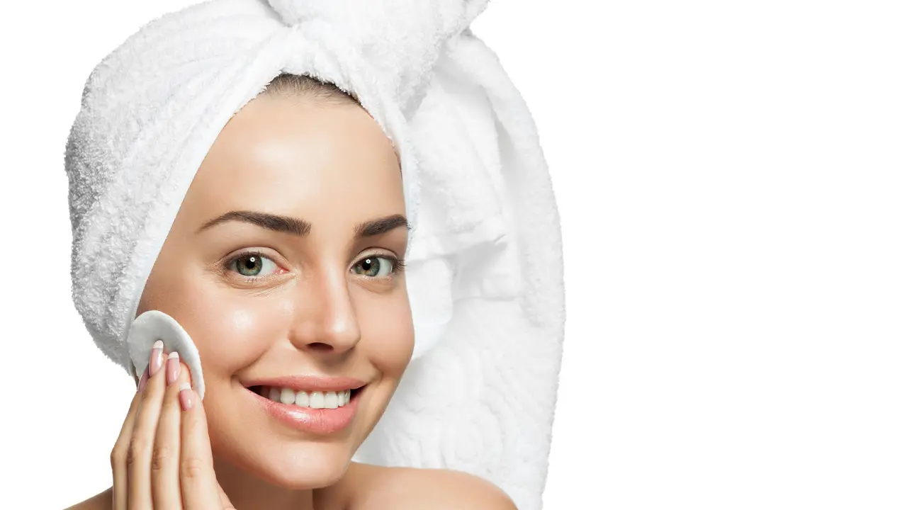 Skincare Ingredients: Salicylic Acid untuk Kulit Berjerawat