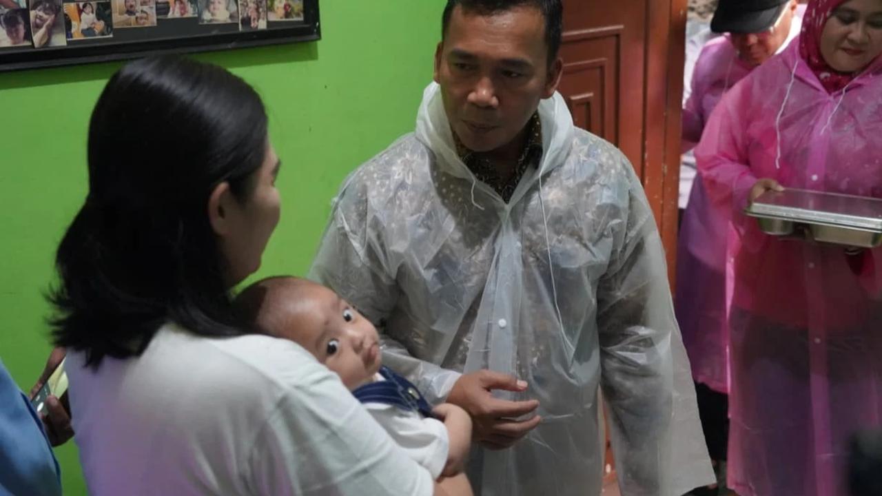FOTO: Menteri Wihaji Tinjau Program Makanan Bergizi Gratis Bagi Ibu dan Balita
