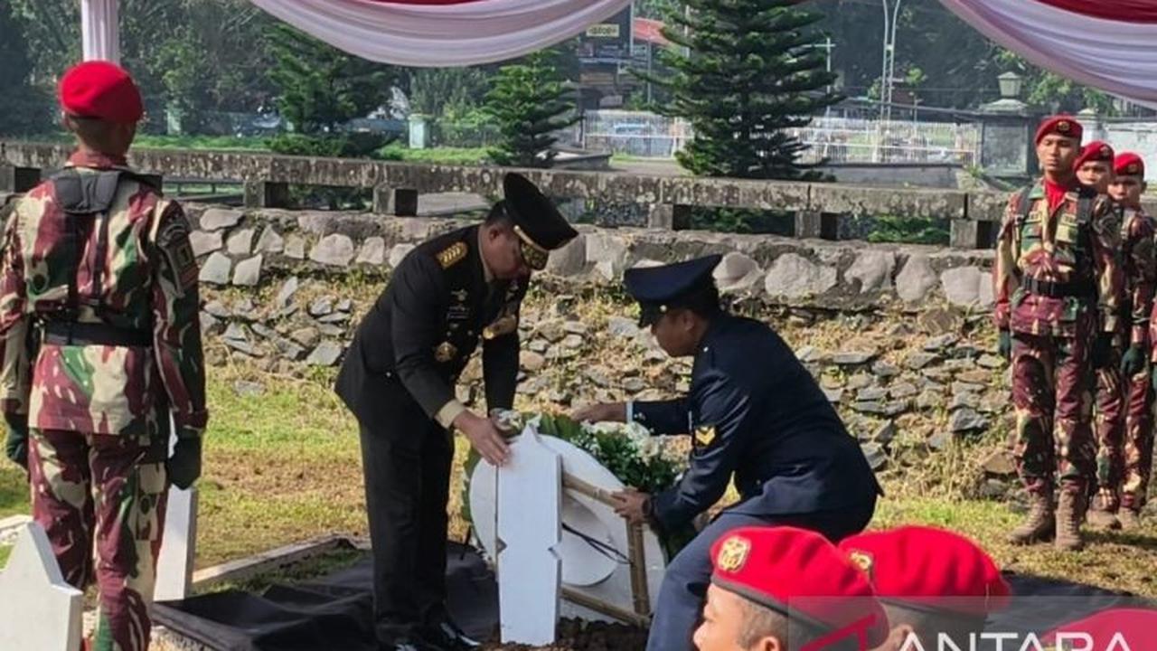 Panglima TNI Pimpin Pemakaman Militer Pasukan Perdamaian di Bandung