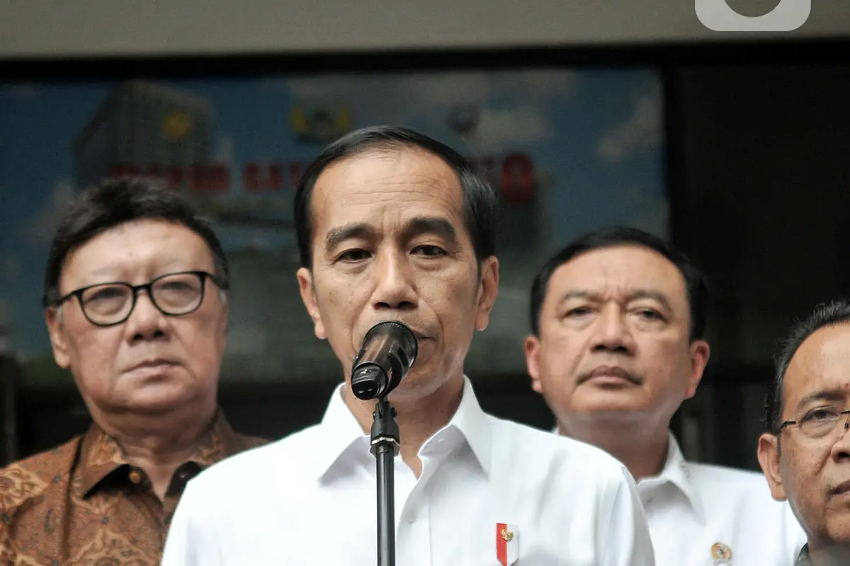 Jokowi Perintahkan Kapolri TNI dan BIN Usut Kasus Penusukan