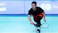 Tunggal putra Indonesia, Jonatan Christie, berhasil meraih kemenangan 22-20, 8-21, 21-8 atas Kantaphon Wangcharoen, pada laga semifinal beregu putra SEA Games 2019 di Muntinlupa Sports Complex, Filipina, Senin (2/12/2019). (dok. PBSI)