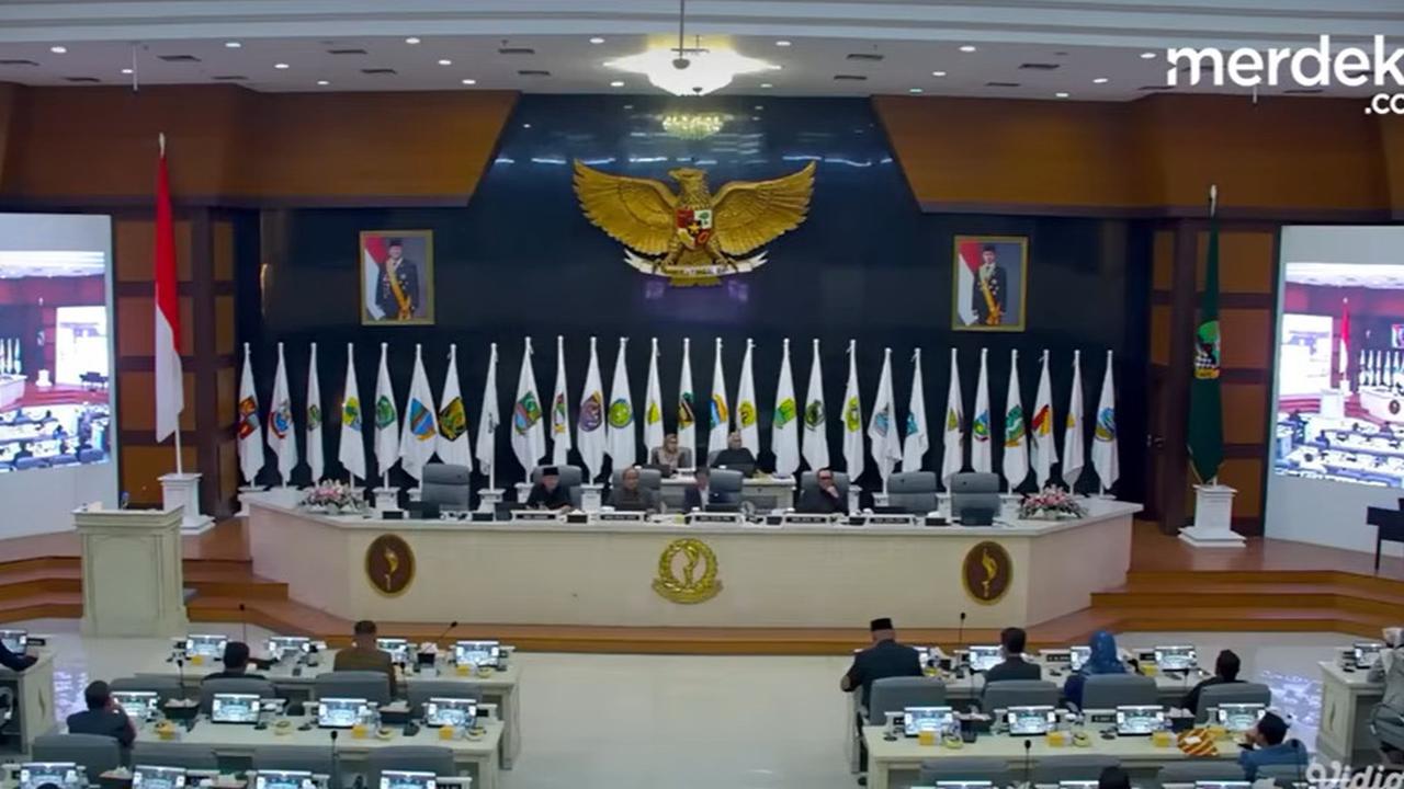 VIDEO: Banjir Interupsi, PDIP Keras Ramai-Ramai Serang Dedi Mulyadi di Rapat DPRD