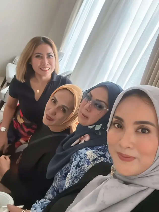 Potret Geng Sister Soleha (Instagram/@elmatheana)