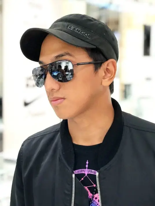 Menurut aktor dan komika 29 tahun ini, saat dirinya bermain komika saat puasa, penonton tidak bakal ketawa. Setelah buka, penontonnya makan. (instagram/gepamungkas)