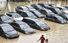 Ini Cara yang Wajib Dilakukan usai Mobil Terendam Banjir