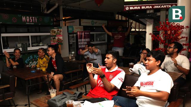 Foto: Bahagianya Fans Arsenal Saat Roaring Night Liga Inggris, The Gunners Gilas Burnley 5 Gol Tanpa Balas