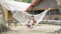 Makan Spaghetti Bareng Anak, Rio Dewanto Bikin Kaum Hawa Histeris
