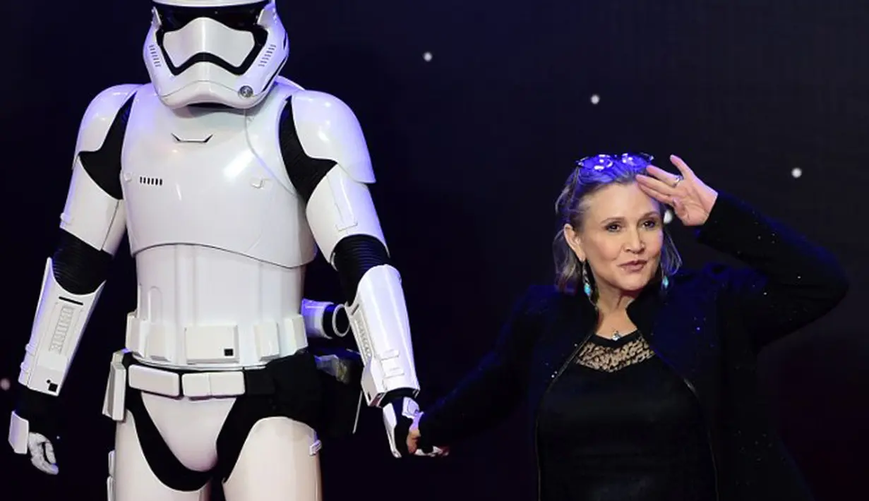 Di hari Natal ini, Carrie Fisher harus melawan sakitnya. Dikabarkan terkena serangan jantung saat berada dalam perjalanan di udara dari London menuju Los Angeles, saat ini Fisher masih menjalankan perawatan intensif di rumah sakit. (AFP/Bintang.com)