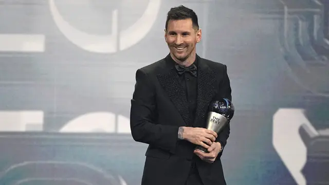 Foto: Bawa Timnas Argentina Juara Piala Dunia 2022, Lionel Messi Sabet Penghargaan Pemain Terbaik FIFA 2022