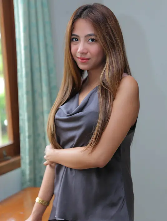 Demi menyuguhkan karya terbaik kepada masyarakat, Nadia Vega tidak hanya fokus soal musikalitas. Berharap musiknya tidak hanya dinikmati secara audio visual, tapi juga video klip. (Andy Masela/Bintang.com)