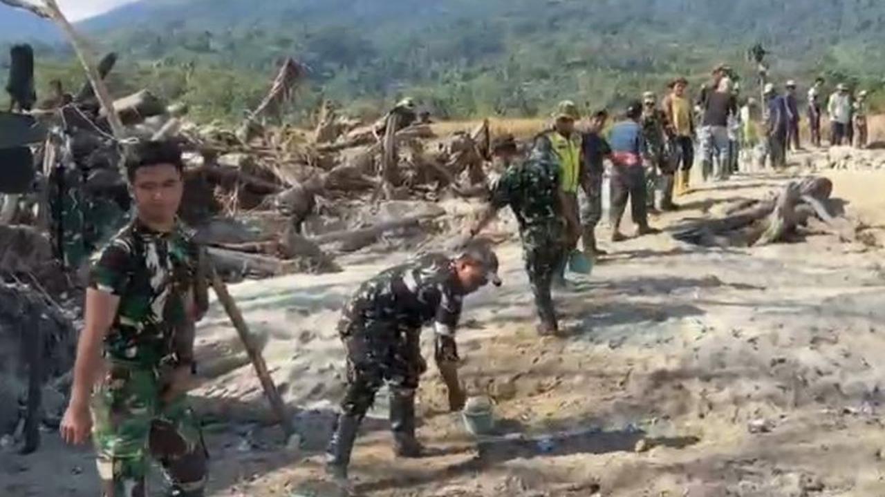 TNI dan Warga Bersinergi Percepat Pemulihan Pasca Banjir Aceh