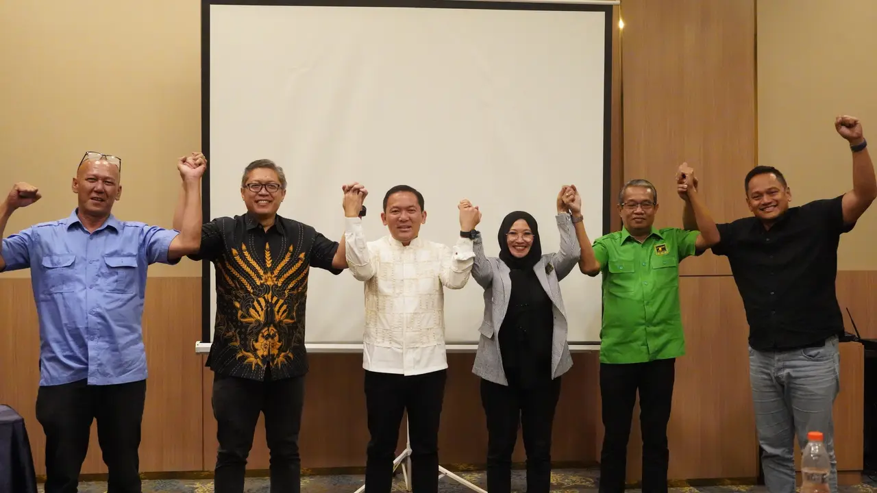 Lima pimpinan partai politik di Kota Bogor bertemu dengan bakal calon wali kota Dokter Rayendra. (Liputan6.com/ Achmad Sudarno)