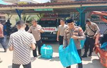 Ratusan Nasi Kotak dan Sembako Dibagikan, Intip Aksi Jumat Berkah Polda Kepri di Berbagai Wilayah