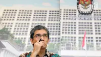 Mantan Komisioner KPU, Hadar Nafis Gumay saat menghadiri pemberian pernyataan sikap bersama kelompok lintas organisasi pemerhati Pemilu terkait dilaporkannya Komisioner KPU ke Polda Metro Jaya di Jakarta, Rabu (30/1). (Liputan6.com/Helmi Fithriansyah)