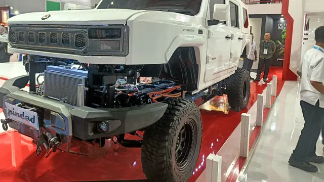 Mobil listrik MV3 Tactical EV pertama buatan PT Pindad