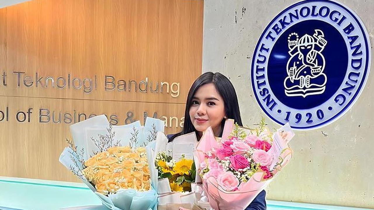 Bthari kembali melanjutkan kuliah S2. Ia menempuh pendidikan di SBM ITB. Ia meraih gelar MBA di awal tahun 2024.