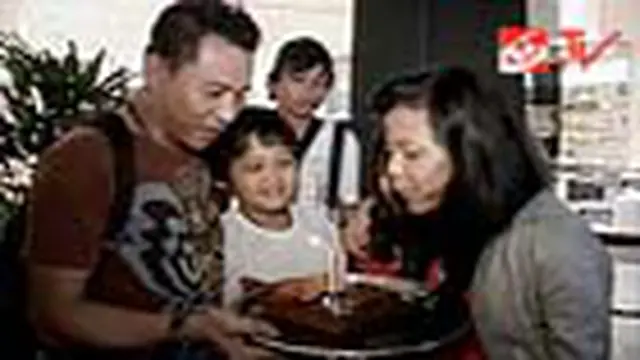 Anang Rayakan Ulang Tahun Anak di Singapura