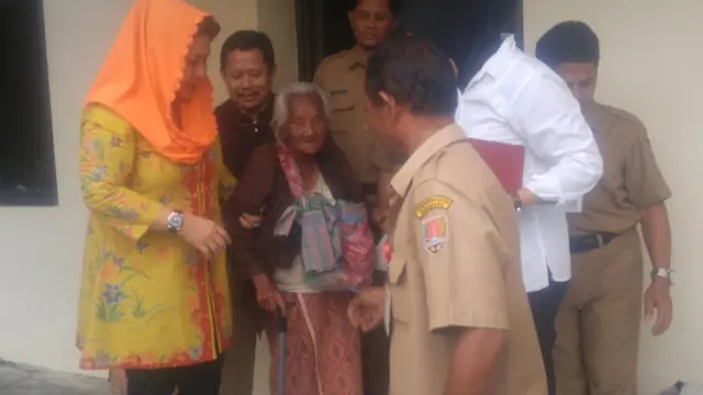 Nenek Pengemis