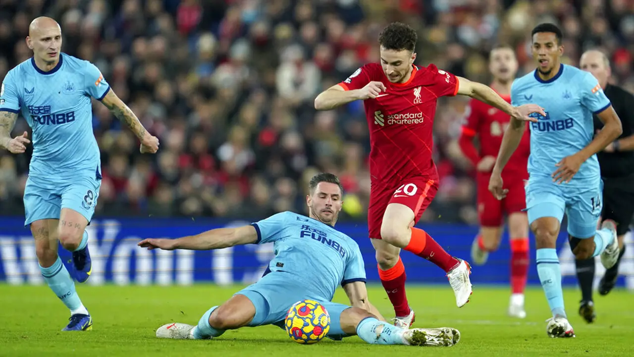 FOTO: Liverpool Sukses Taklukkan Newcastle United di Anfield