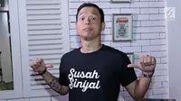 Tiga Kali Menulis Film, Ernest Prakasa Belum Berani Pindah Genre
