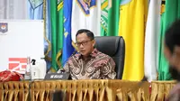 Menteri Dalam Negeri (Mendagri) Muhammad Tito Karnavian pada rakor realisasi APBD TA 2020 dan Pilkada Serentak Tahun 2020 yang dilaksanakan secara virtual di Gedung B Lt.2 Kemendagri, Jakarta Pusat, Kamis (27/08/2020). (Ist)