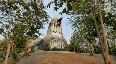 Penampakan Gereja Ayam di Bukit Rhema, Magelang, Jawa Tengah, Jumat (19/10). Bukit Rhema merupakan tempat wisata religi yang masyarakat lebih mengenalnya sebagai Gereja Ayam. (Liputan6.com/Herman Zakharia)