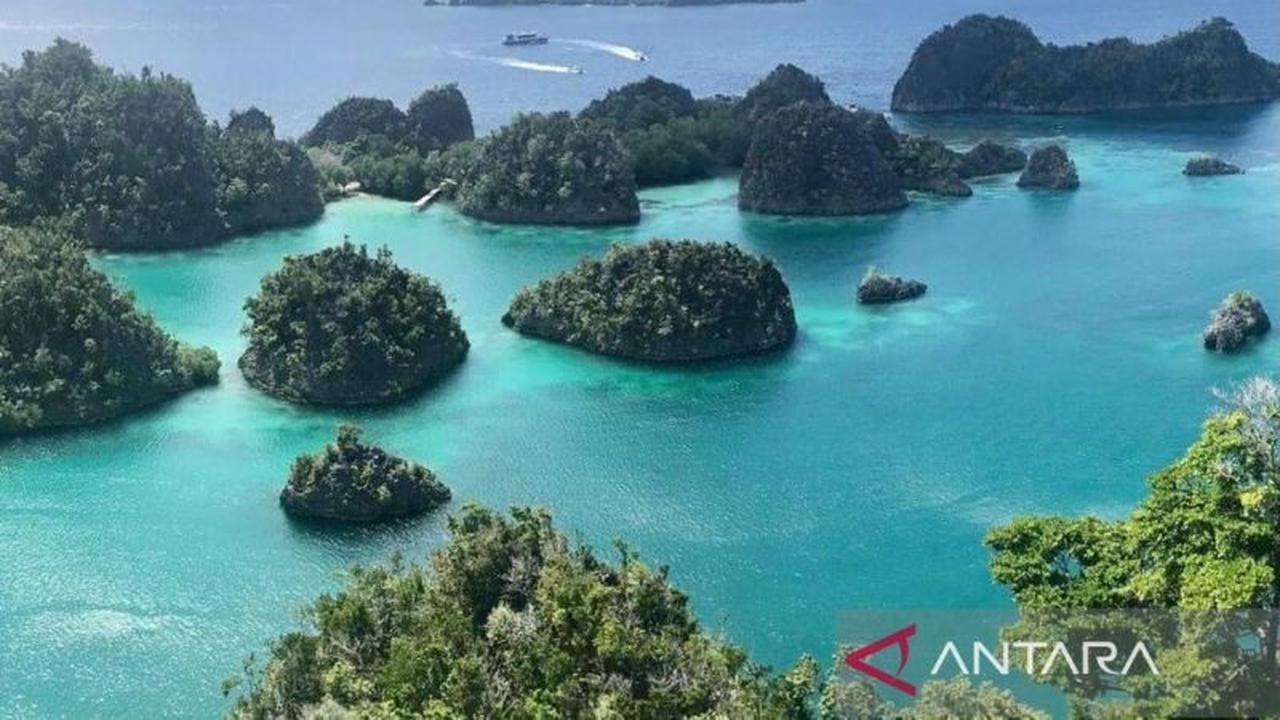 Trivia: UNESCO Geopark, Menteri Fadli Zon Ajak Lestarikan Tradisi Budaya Raja Ampat yang Memukau
