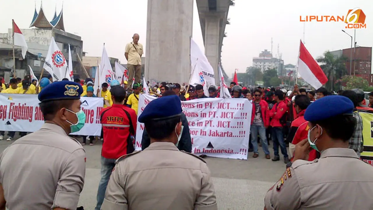 buruh-priok-131031b.jpg