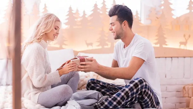 Si Dia Ngefans Banget K-Pop? Bahagiakan dengan Perhiasan Berlian Frank & co.'s TinyTAN Special Collection Yuk!