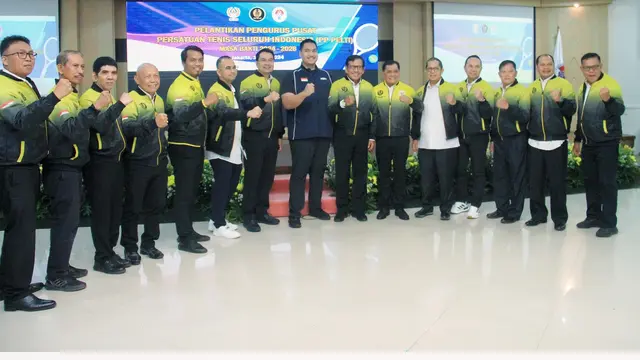 Ketua Umum (Ketum) Komite Olahraga Nasional Indonesia (KONI) Marciano Norman melantik dan mengambil sumpah jajaran PP Pelti periode 2024-2028. Menpora Dito Ariotedjo turut menghadiri pelantikan ini.