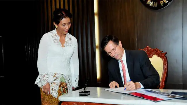 6 Aksi Unik Susi Pudjiastuti Selama Jadi Menteri