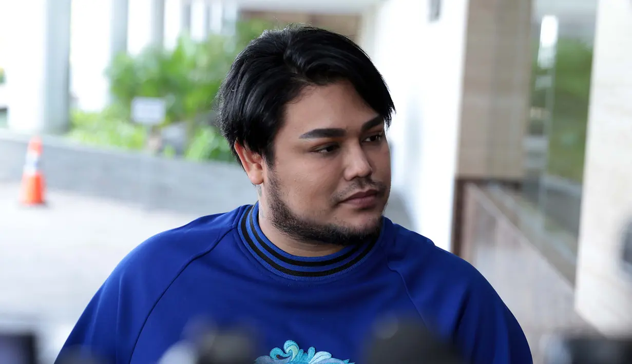 Berbeda dengan Edric Chandra, Ivan Gunawan hanya menuliskan keterangan foto dengan singkat sebagai penyemangat dan doa. "get well soon sista ❤❤❤,” tulis Ivan Gunawan. (Deki Prayoga/Bintang.com)