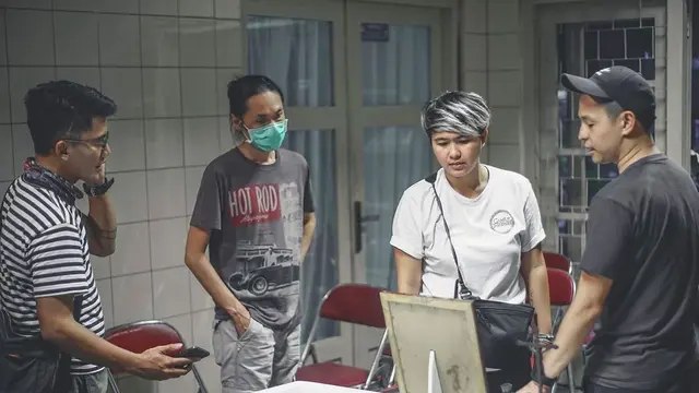 Suasana di lokasi syuting Imperfect. (Foto: Instagram ernestprakasa)