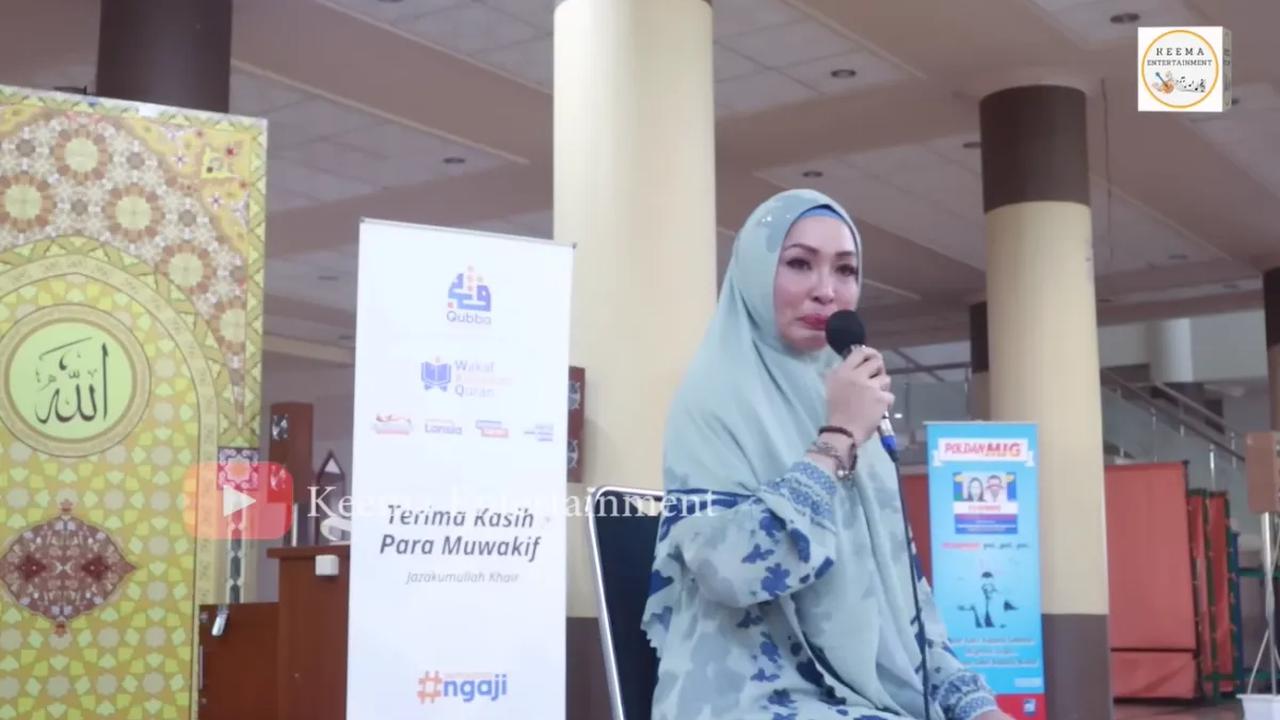 Angelina Sondakh sempat berkaca-kaca. Sebagai ibu, dia harus berpisah dengan anaknya saat menjalani masa hukuman.<br>